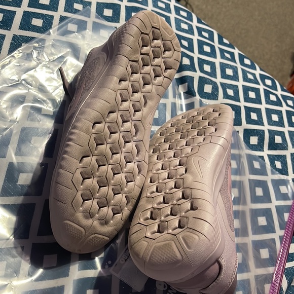 Worn twice but still in good condition Nike Free Run in mauve/blush pink - Picture 6 of 7